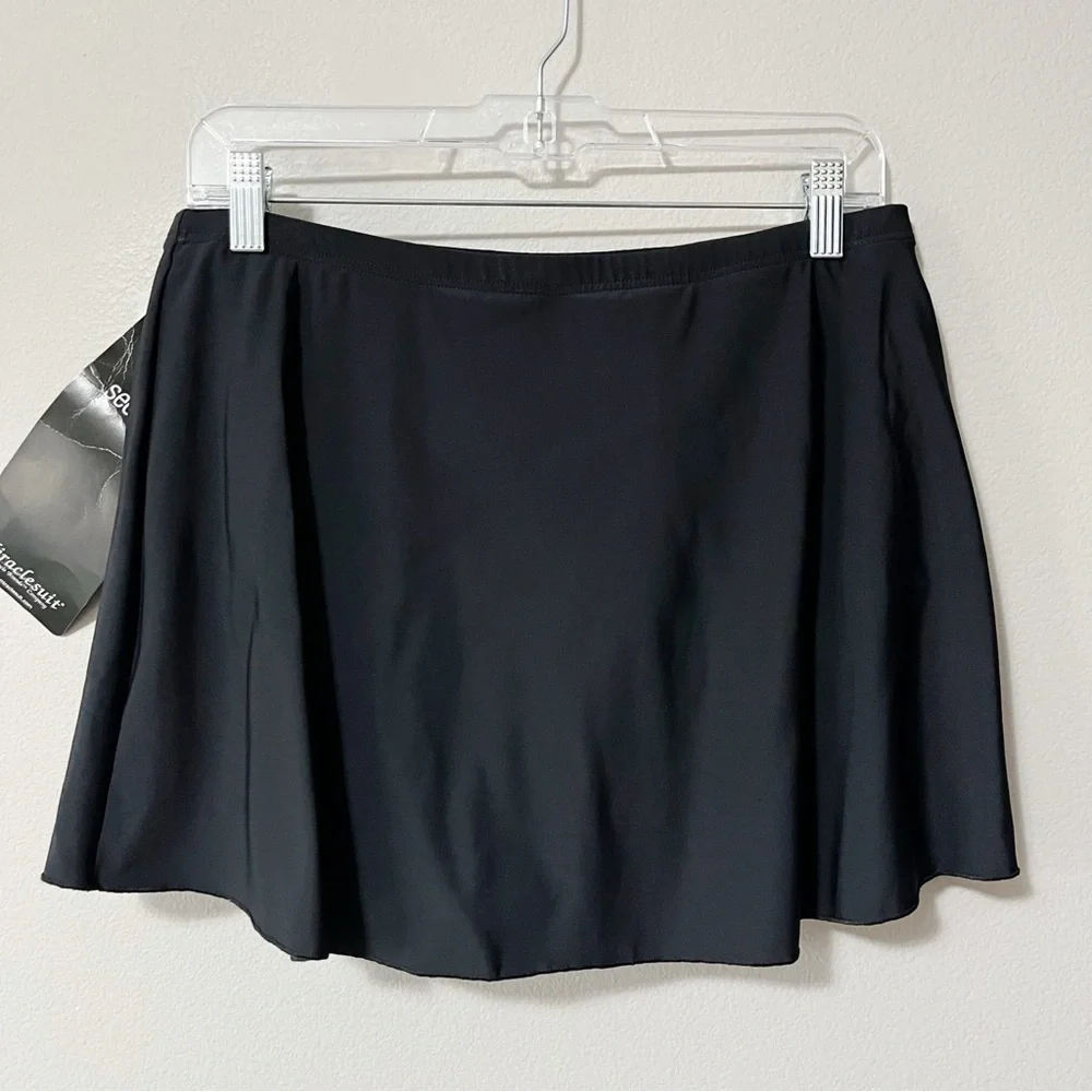 Miraclesuit NWT Skirted Swim Bottom Black Size US 16 Slimming Beach Travel - Picture 3 of 7
